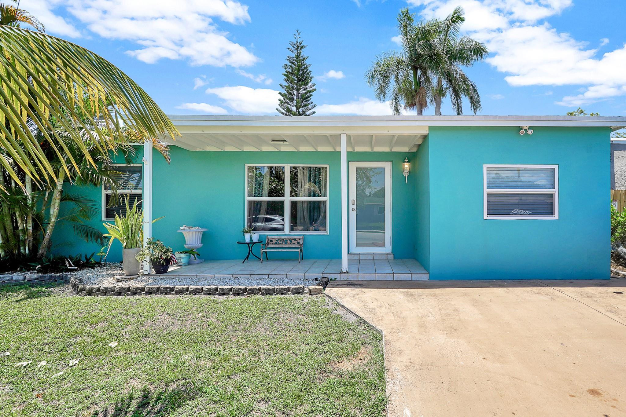 320 NW 51st Ct