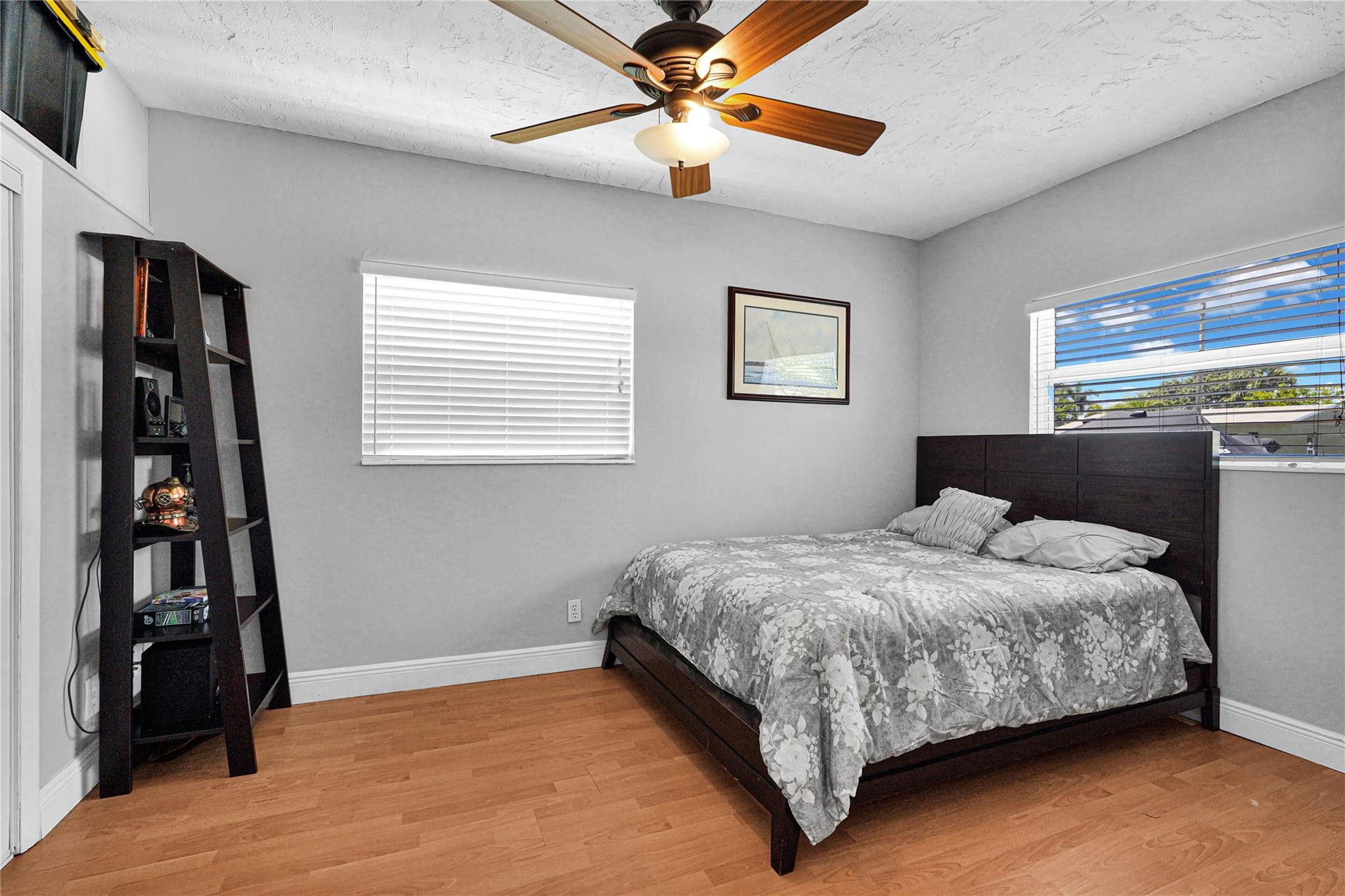 320 NW 51st Ct