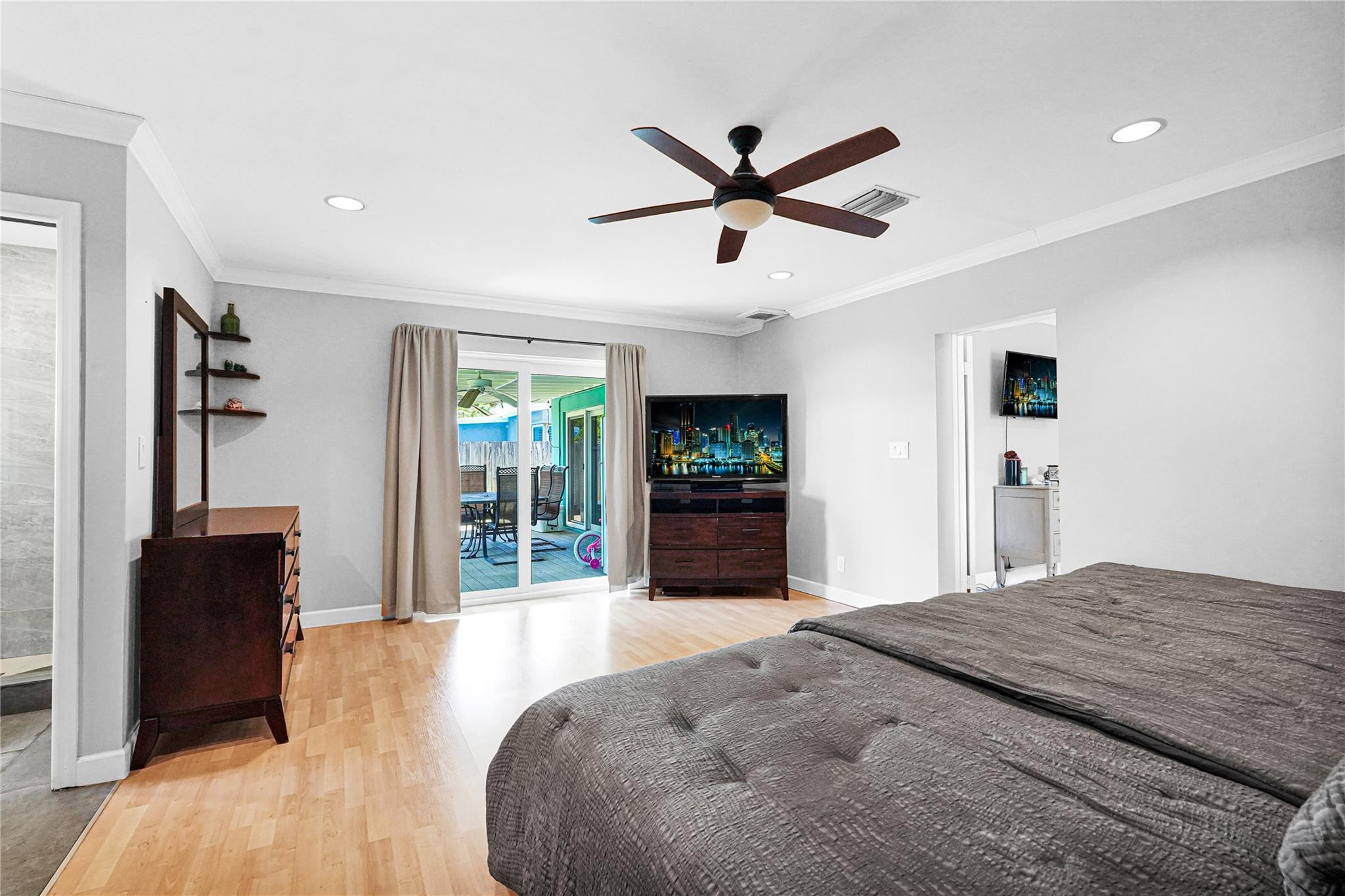 320 NW 51st Ct