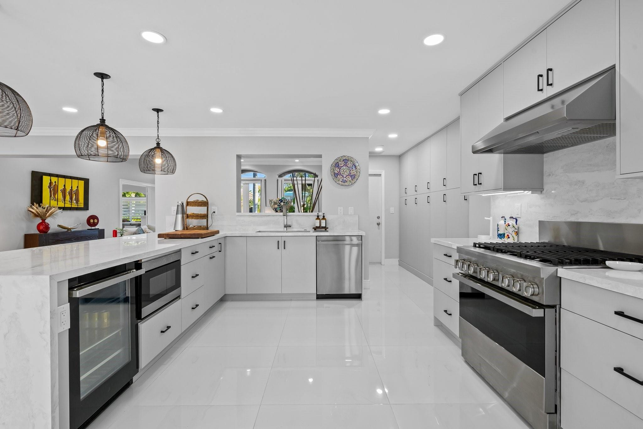 331 SE 9th Ct