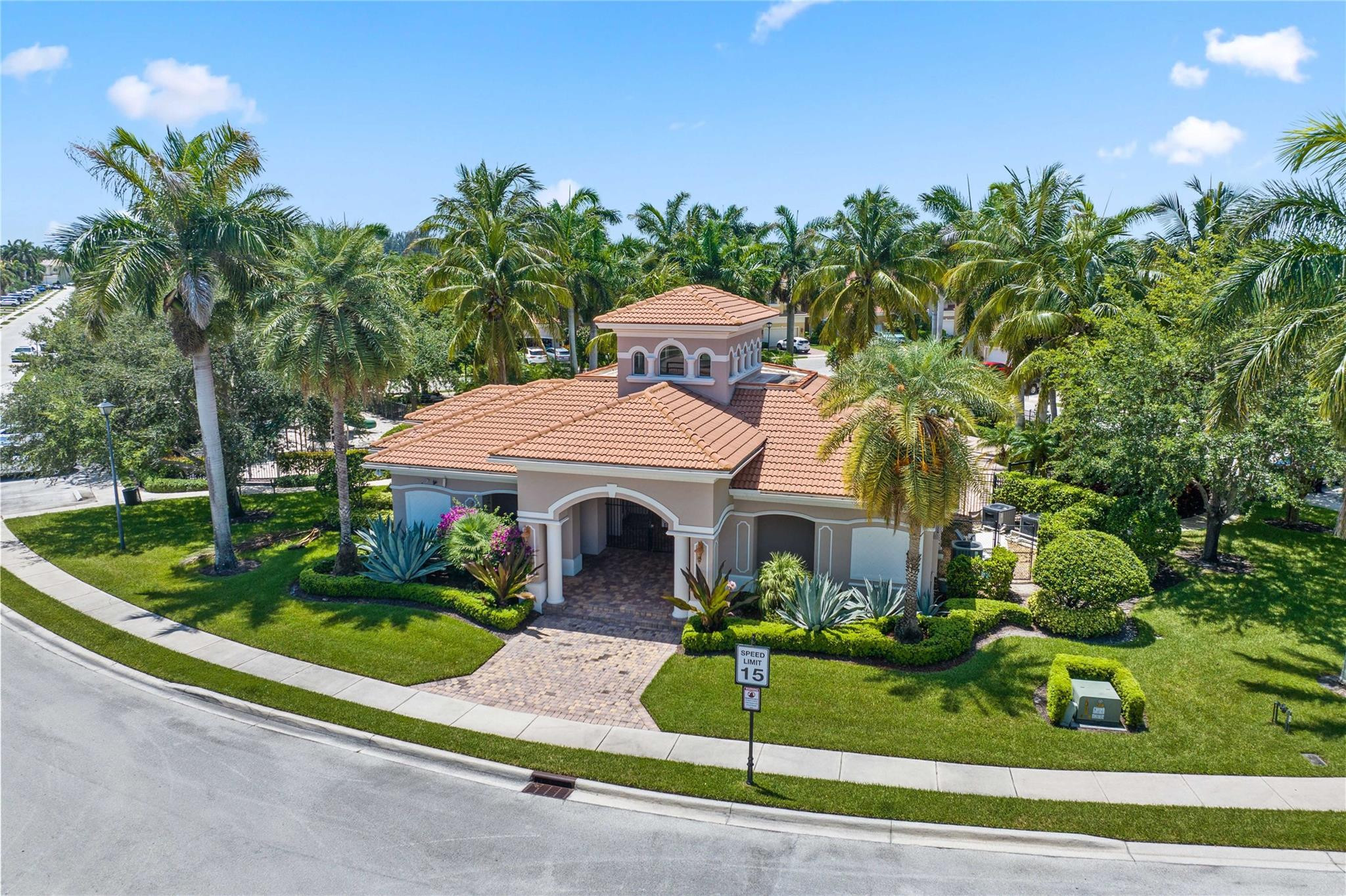 4010 Key Lime Blvd