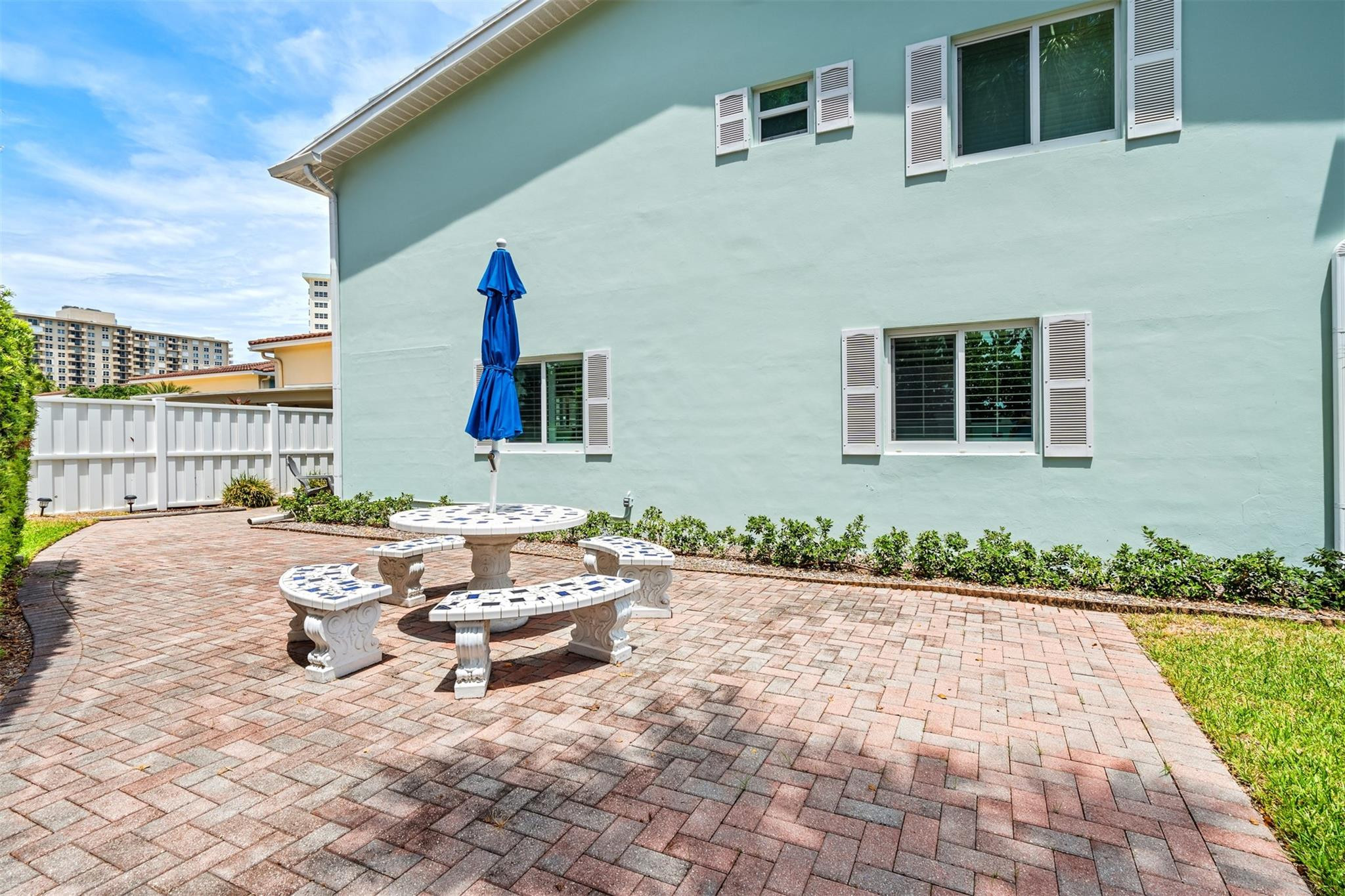 5400 N Ocean Blvd 1