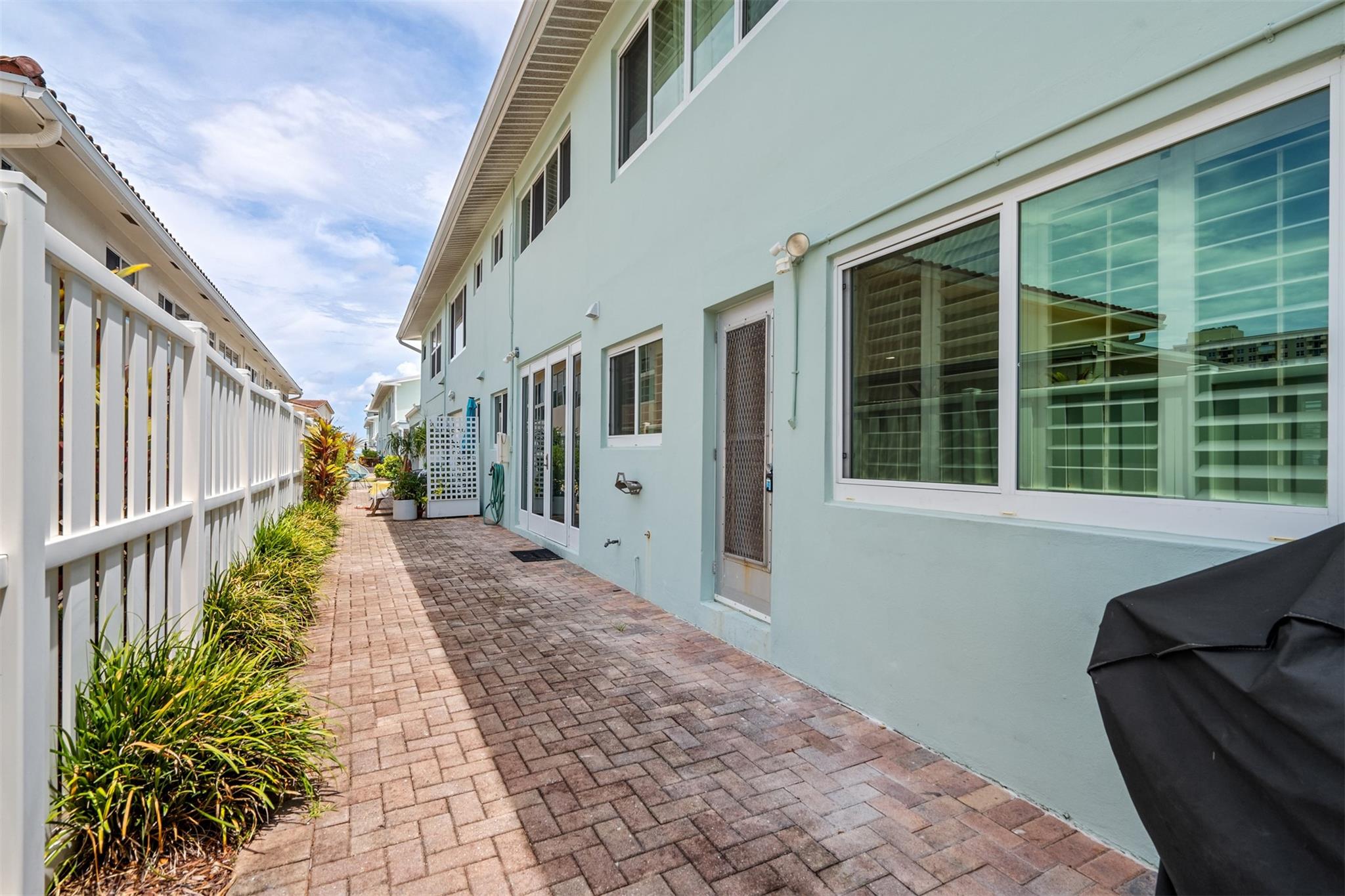 5400 N Ocean Blvd 1