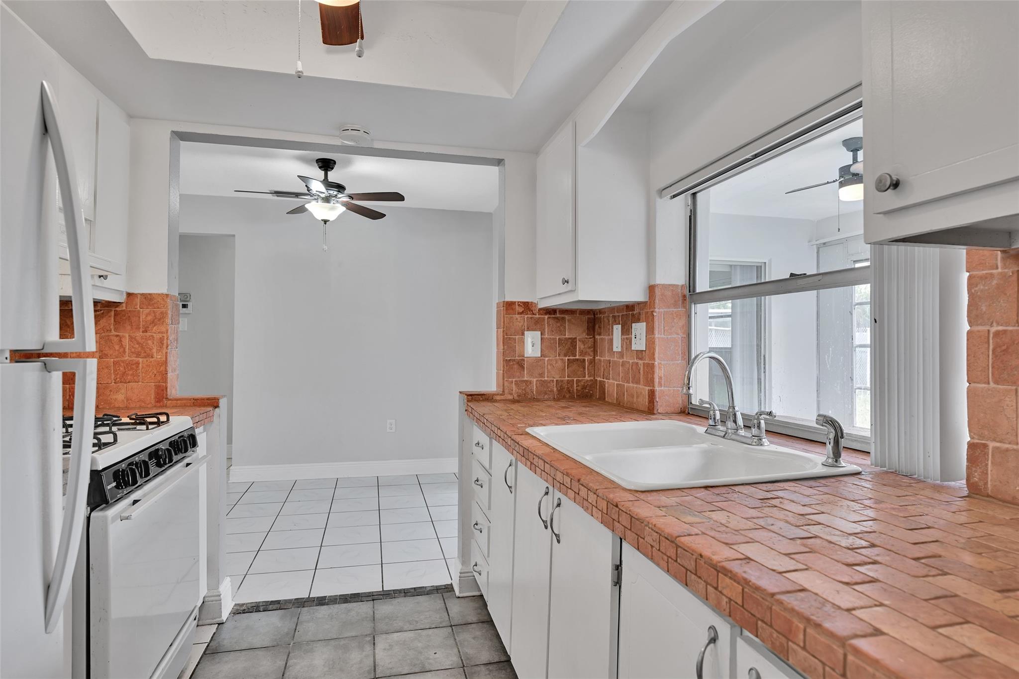 8360 NW 26th St