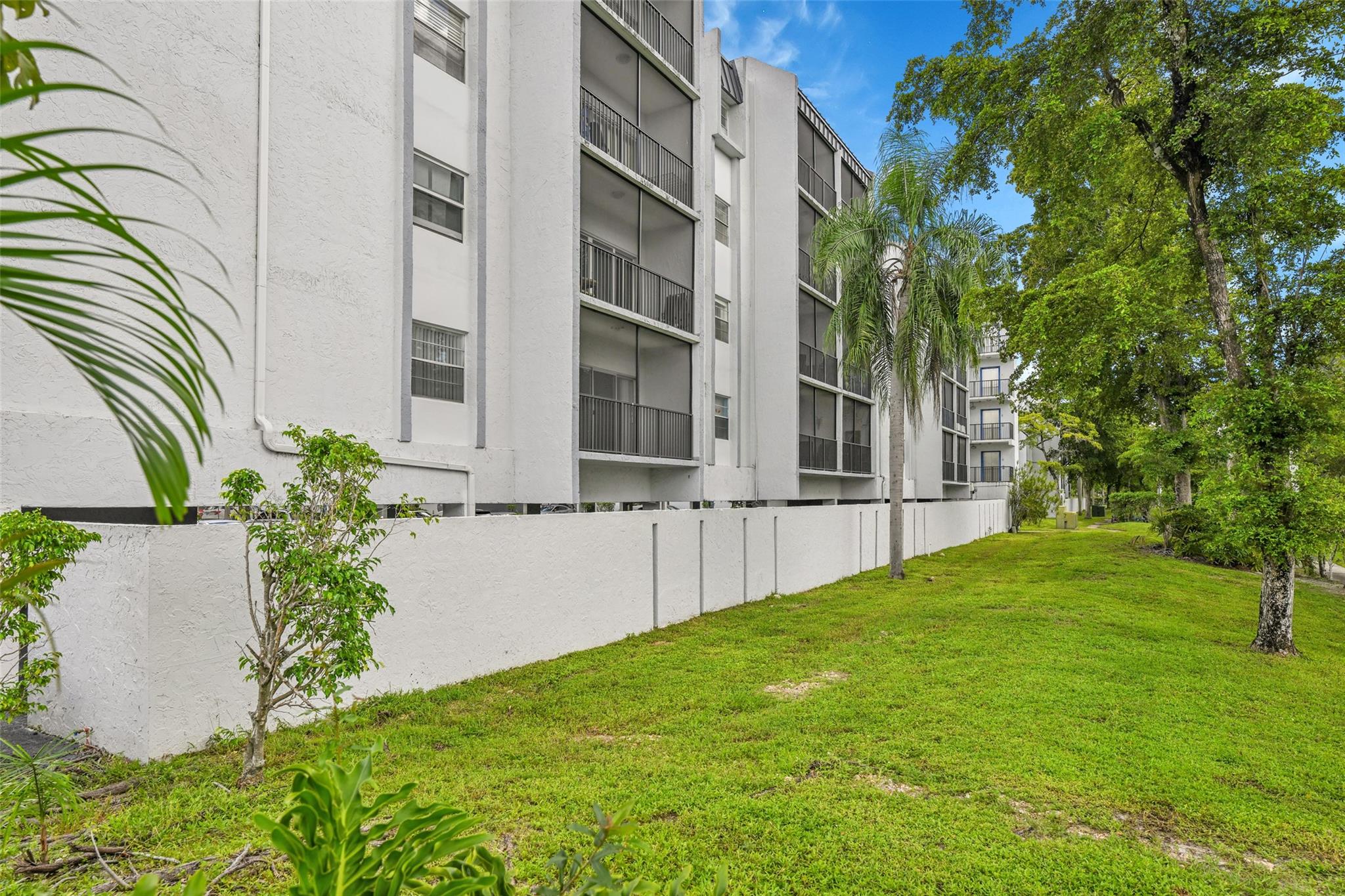 7541 NW 16th St 1211
