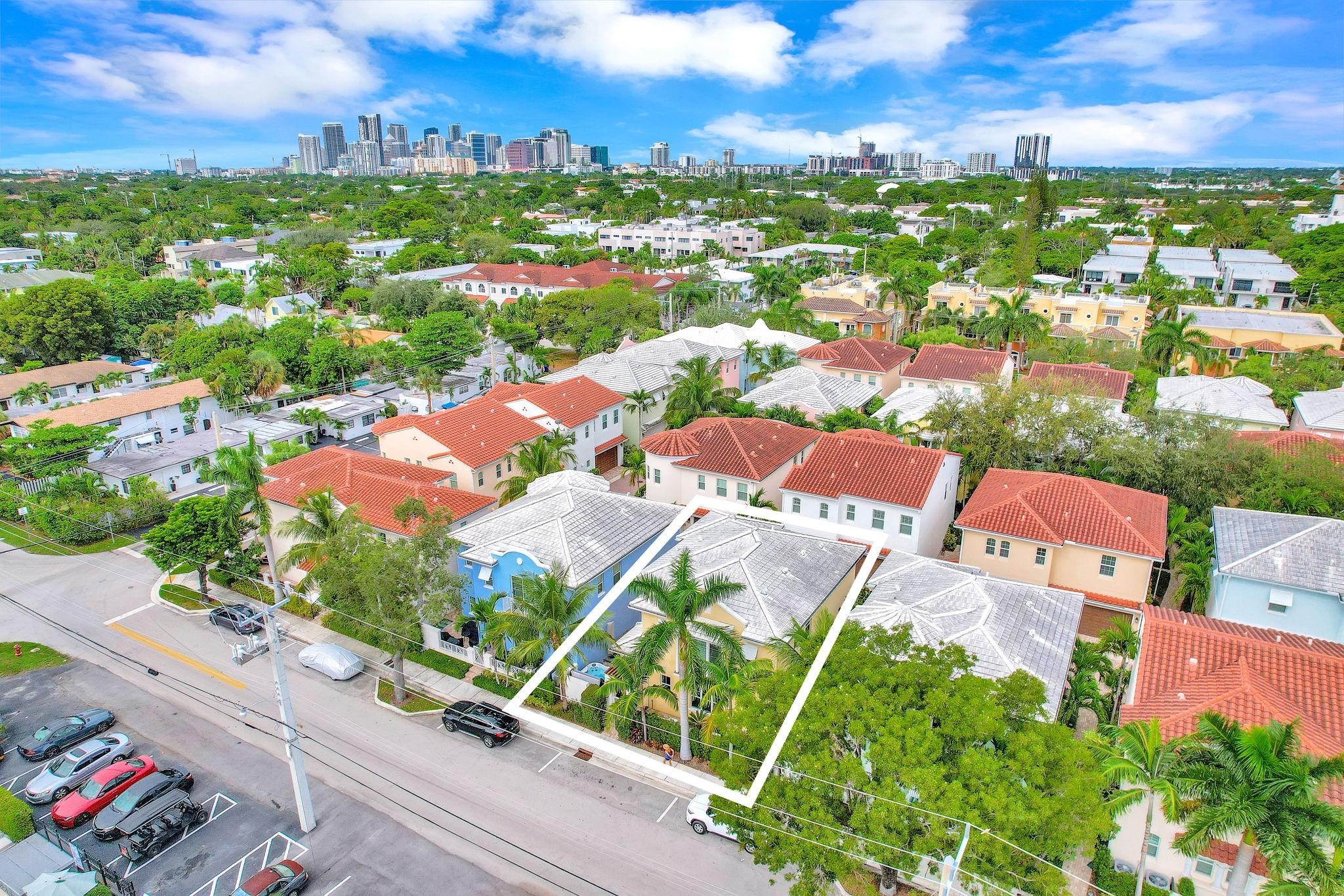 907 N Victoria Park Road