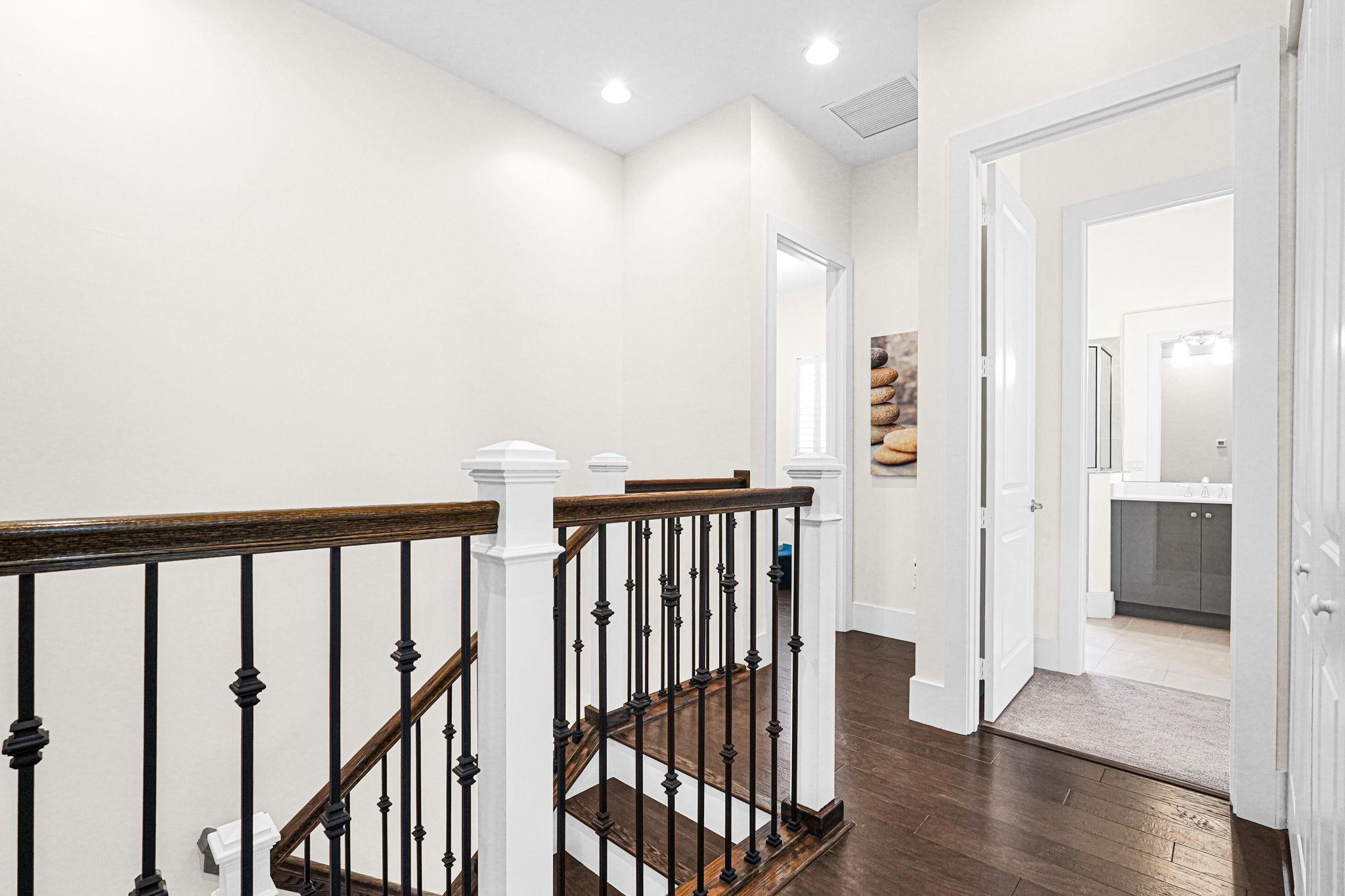 907 N Victoria Park Road