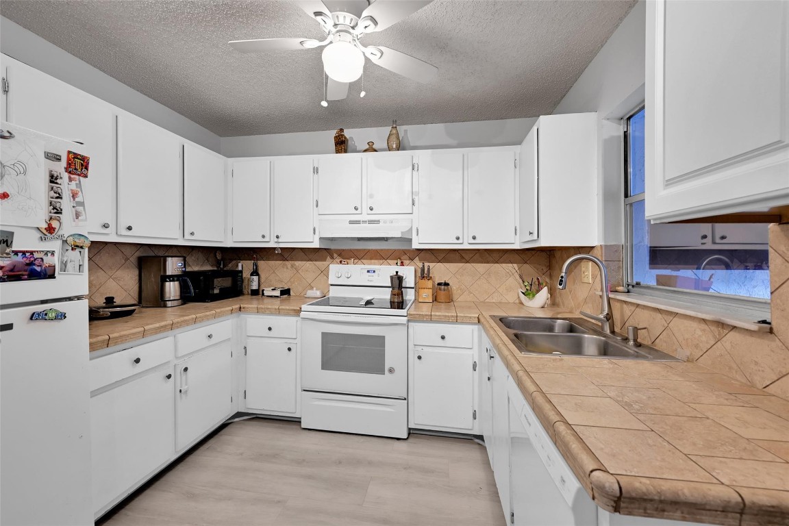 4408 NW 4th Ave 2760