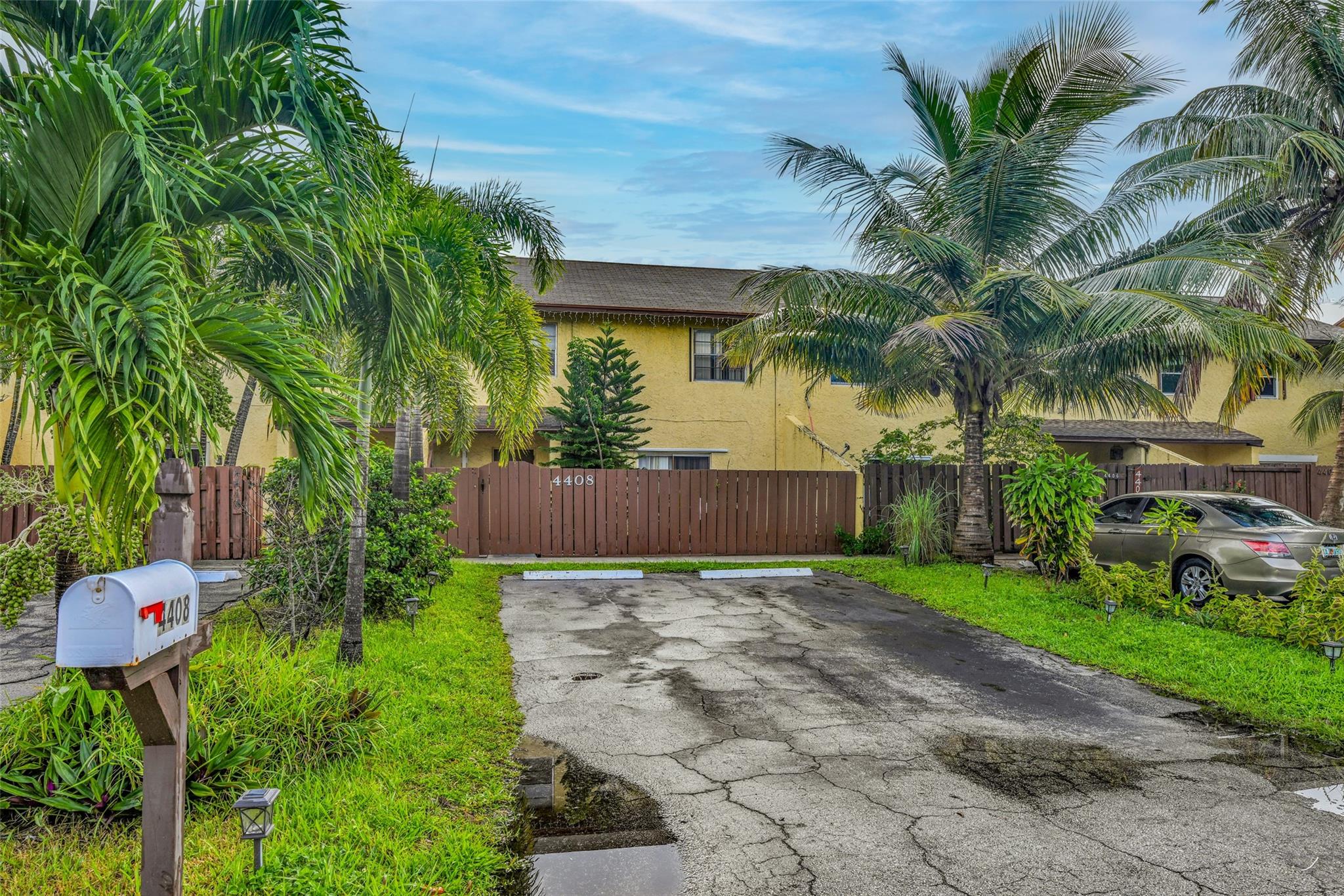 4408 NW 4th Ave 2760