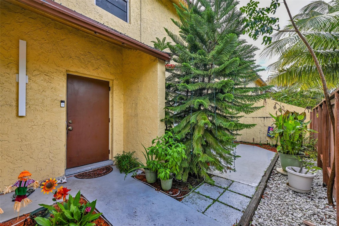 4408 NW 4th Ave 2760