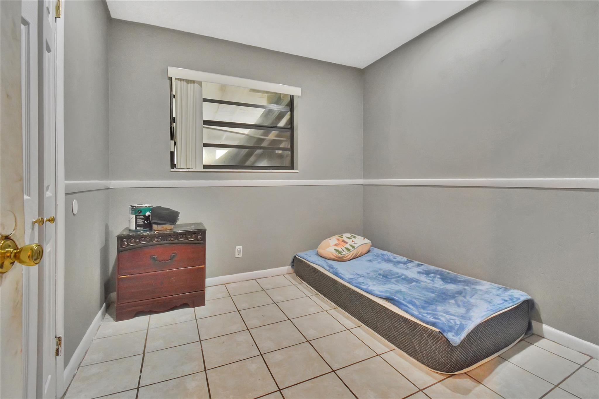 4401 NW 33rd St