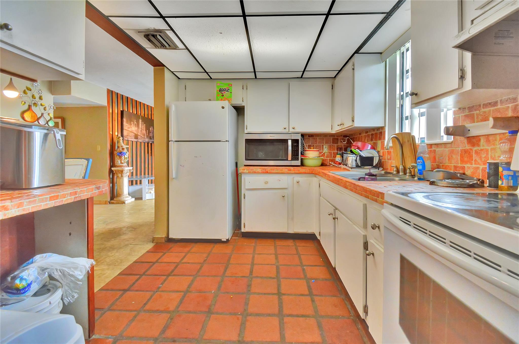 4401 NW 33rd St