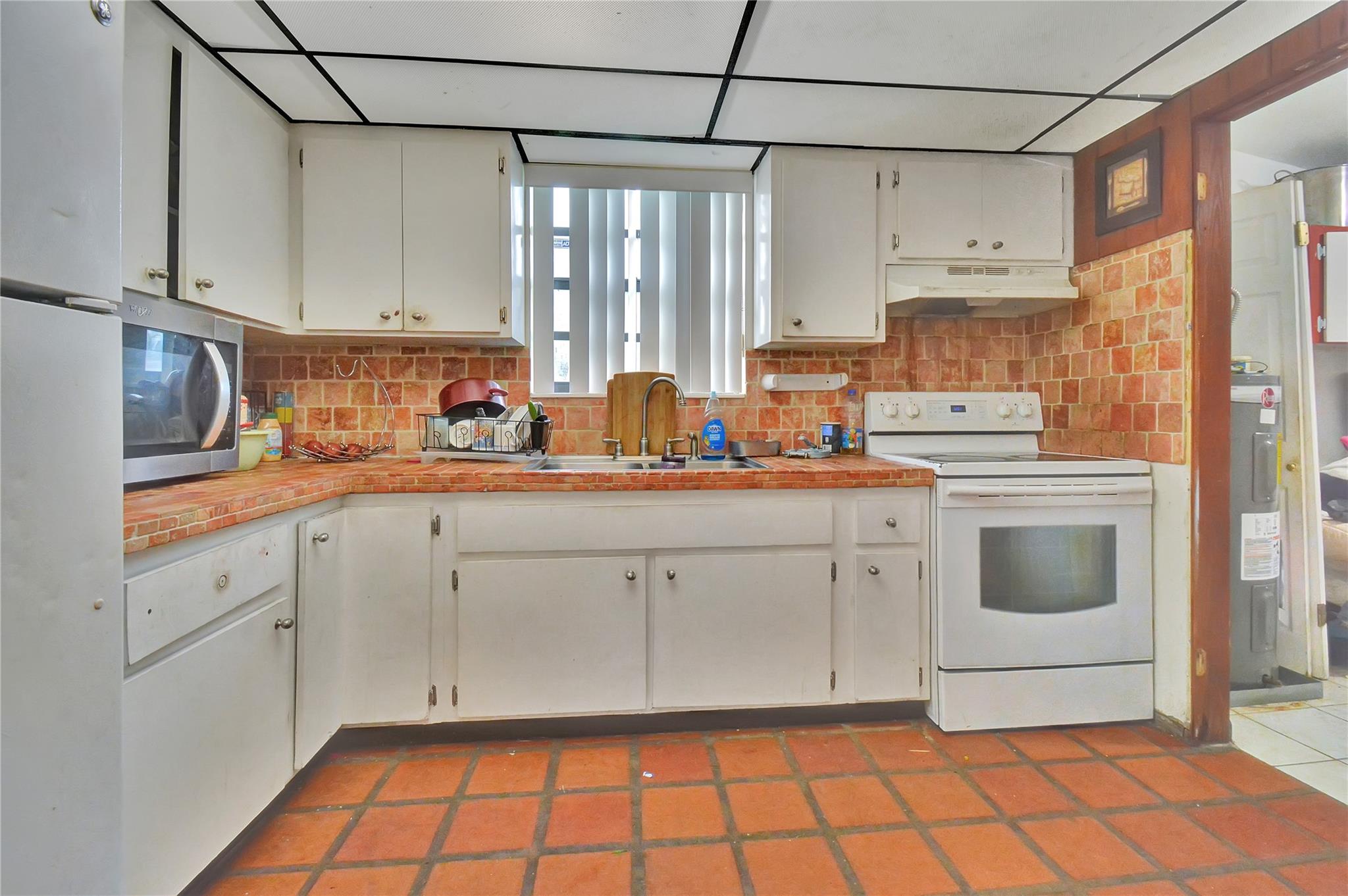 4401 NW 33rd St