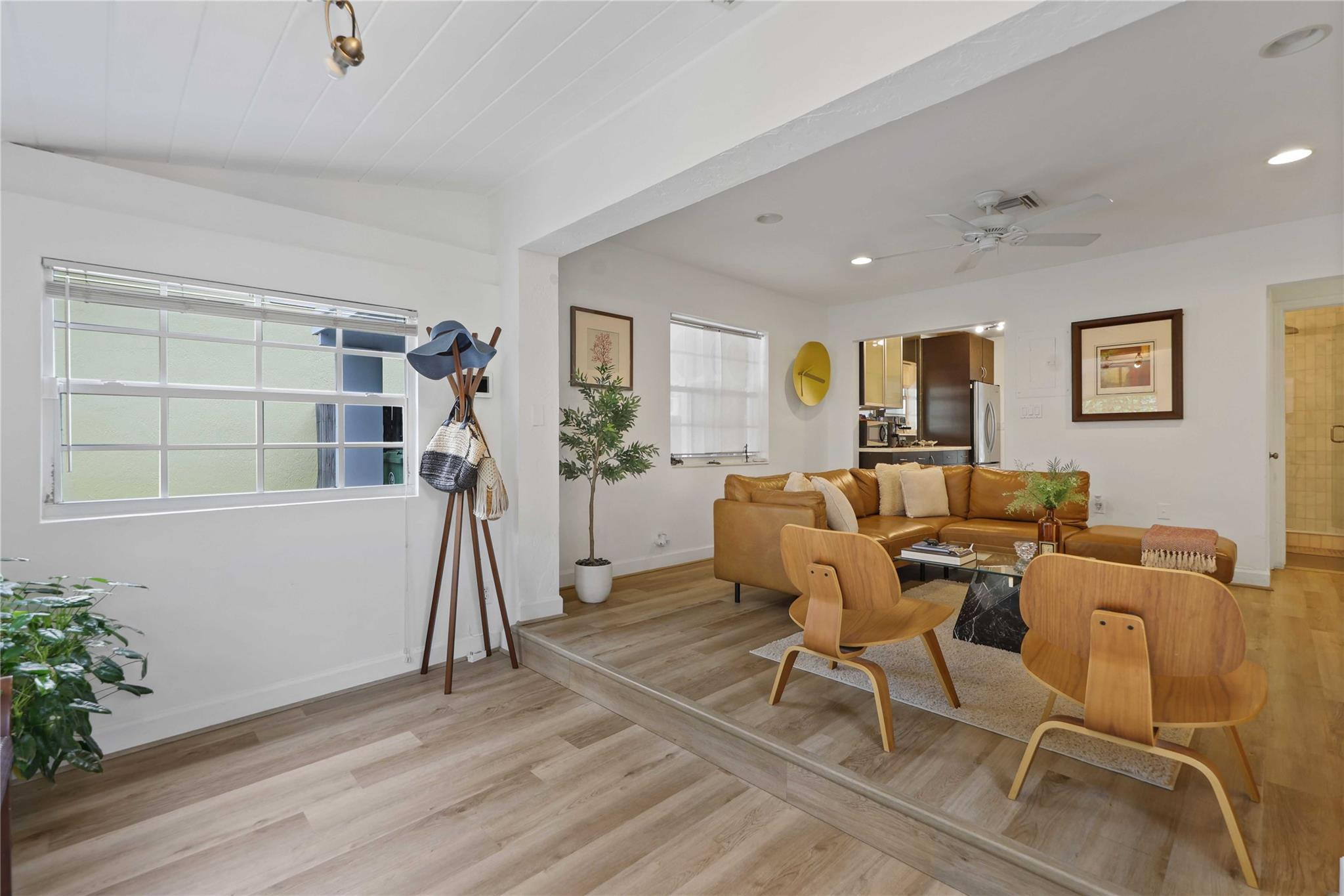 421 SW 12th Ct