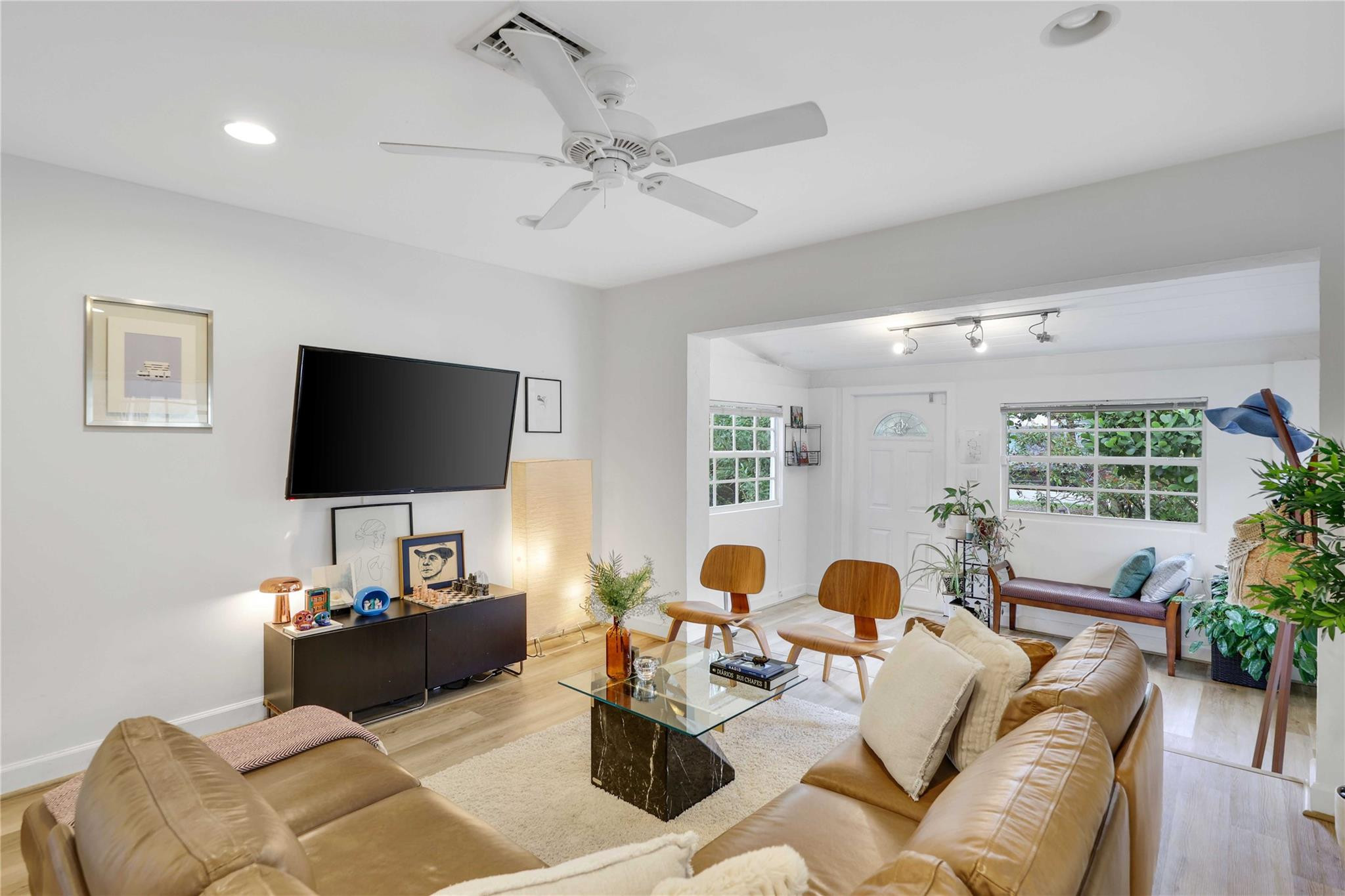 421 SW 12th Ct