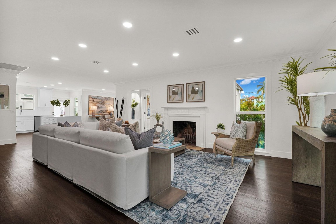 4015 Washington Road