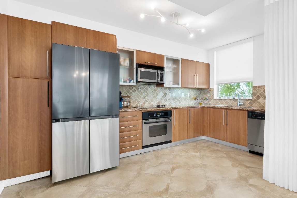 600 W Las Olas Blvd 903S