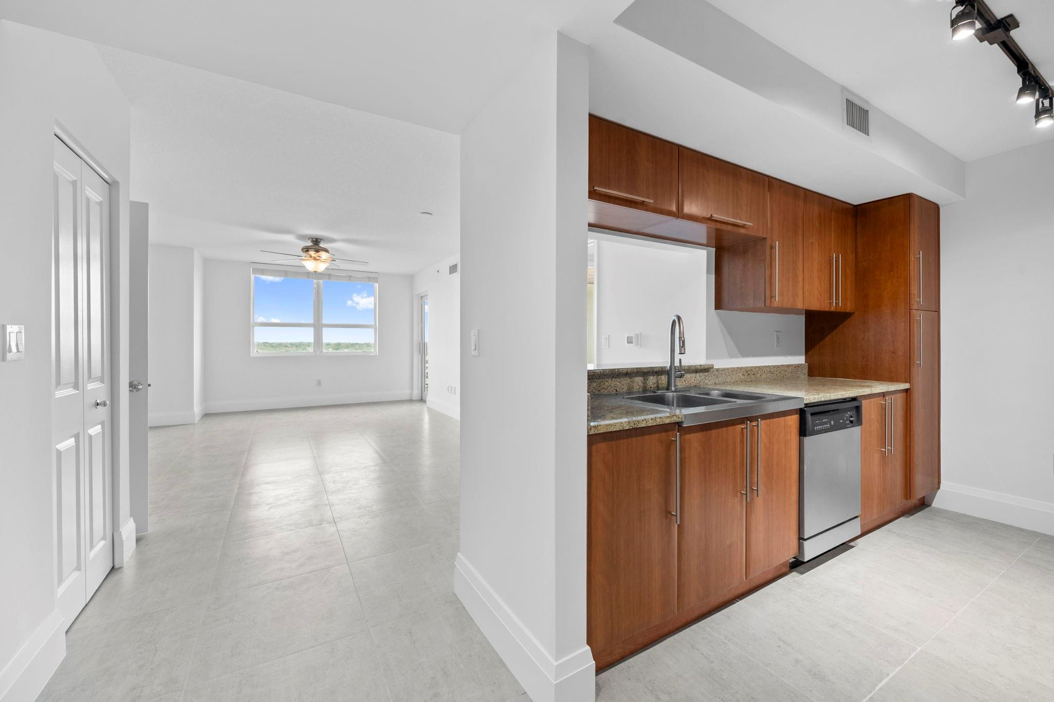 600 W Las Olas Boulevard 909S