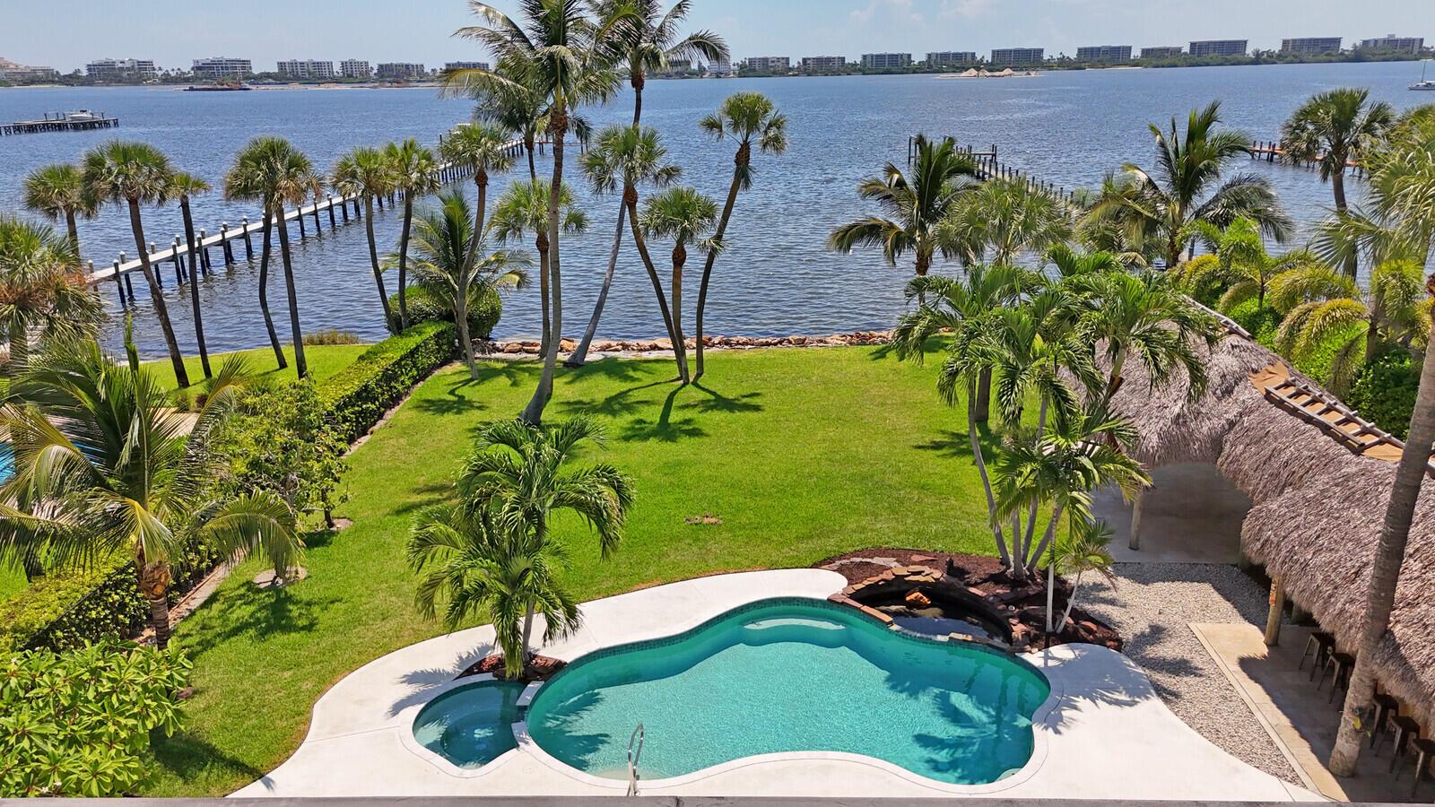 930 S Lakeside Drive