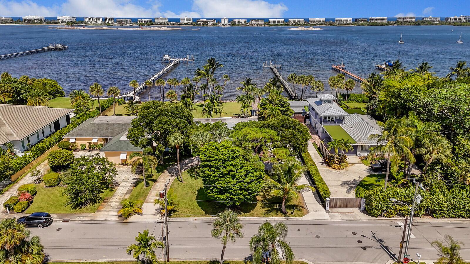 930 S Lakeside Drive