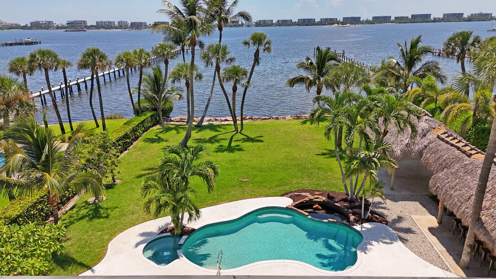 930 S Lakeside Drive