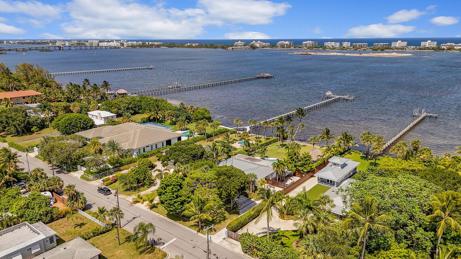 930 S Lakeside Drive