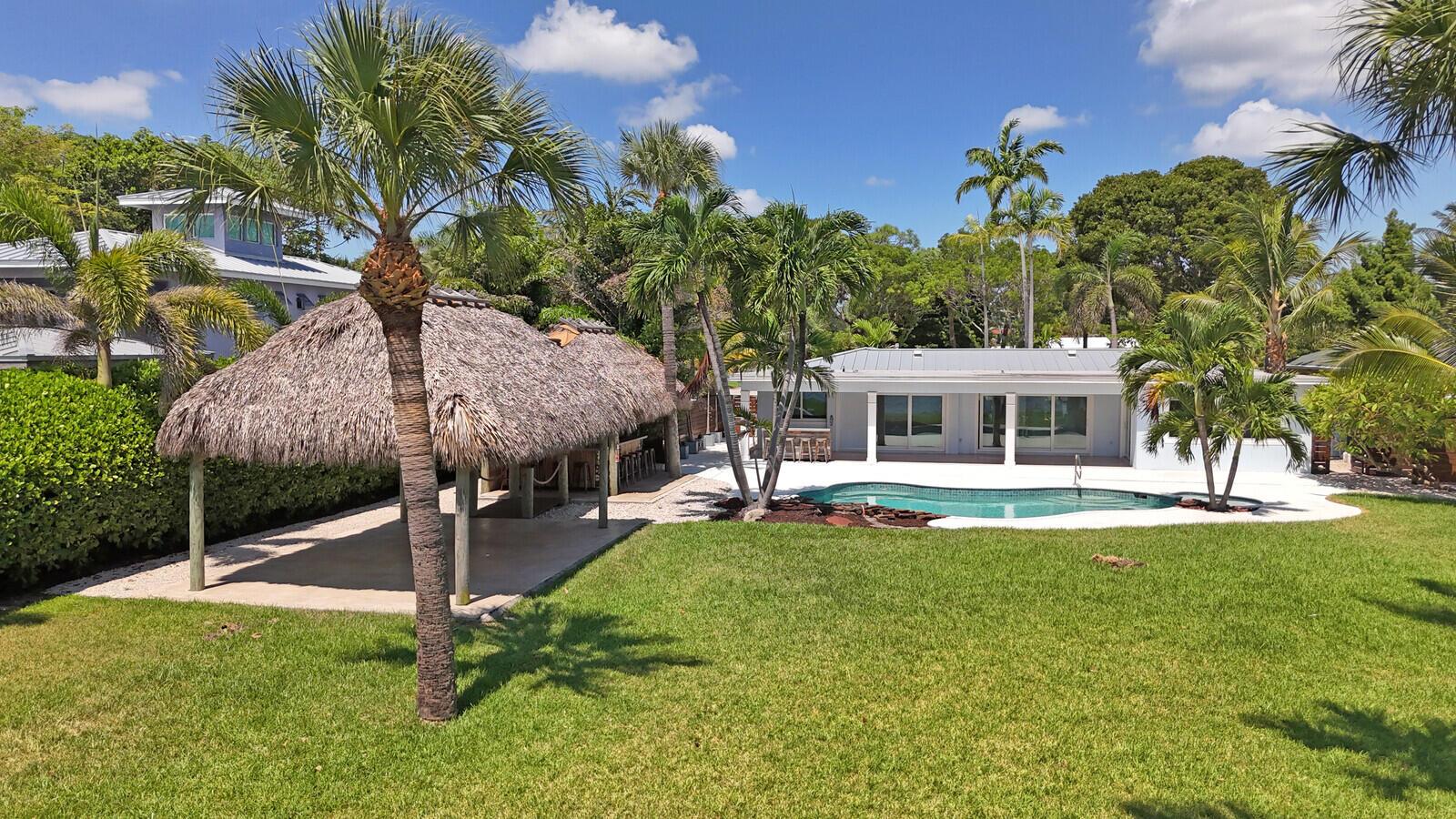930 S Lakeside Drive