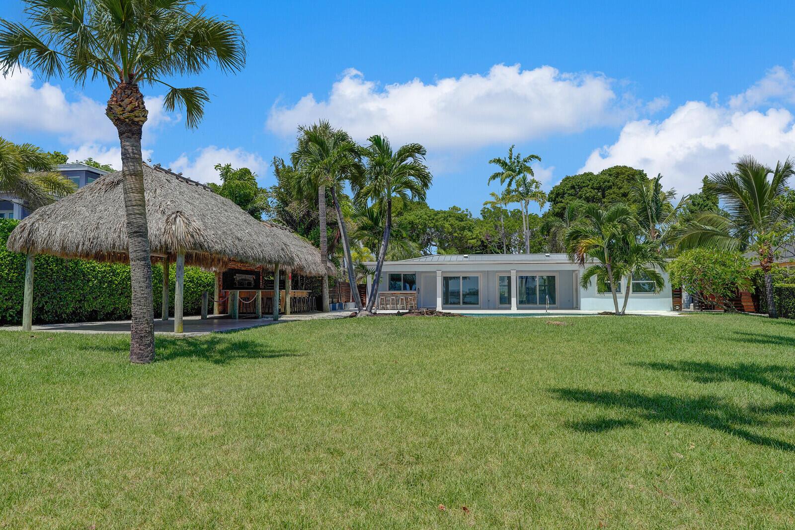 930 S Lakeside Drive