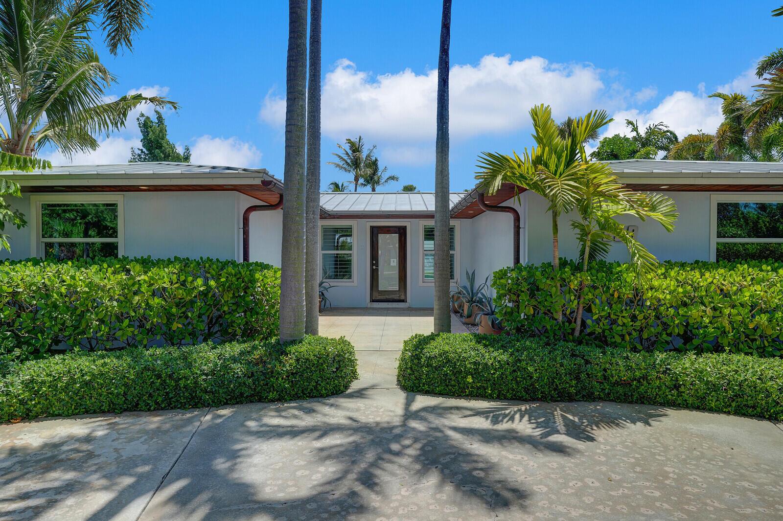930 S Lakeside Drive