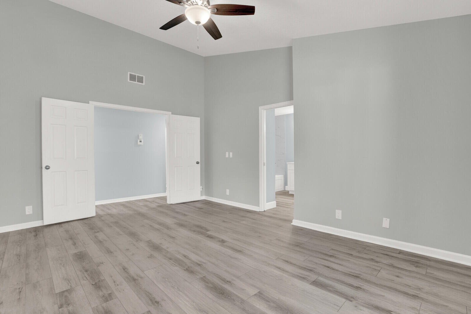 9 Lexington Lane E H