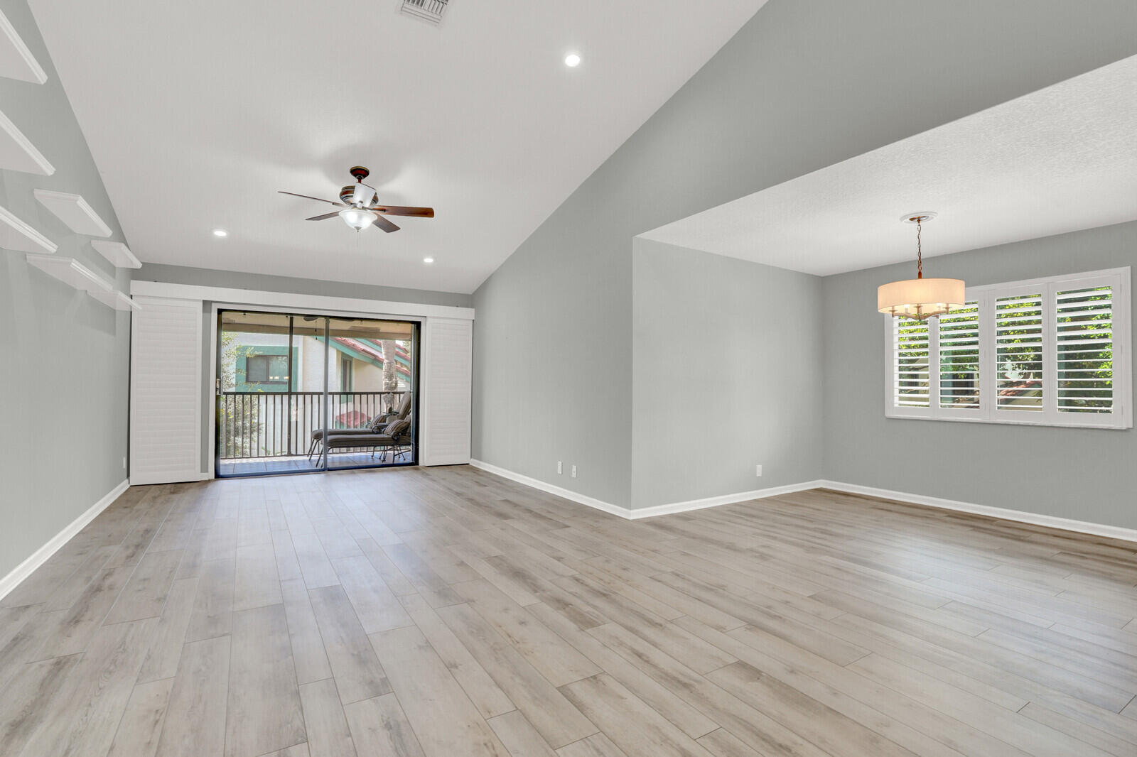 9 Lexington Lane E H