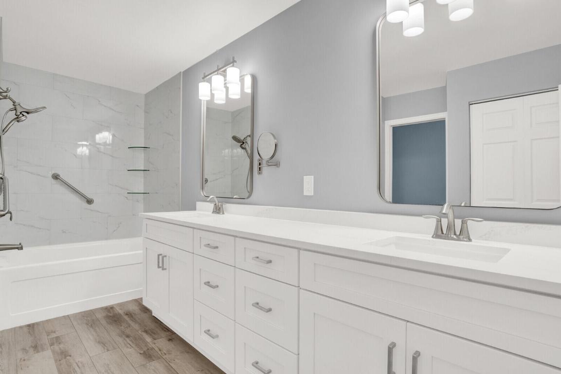 9 Lexington Lane E H