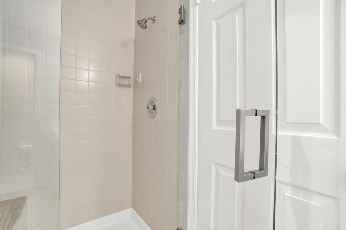 9 Lexington Lane E H