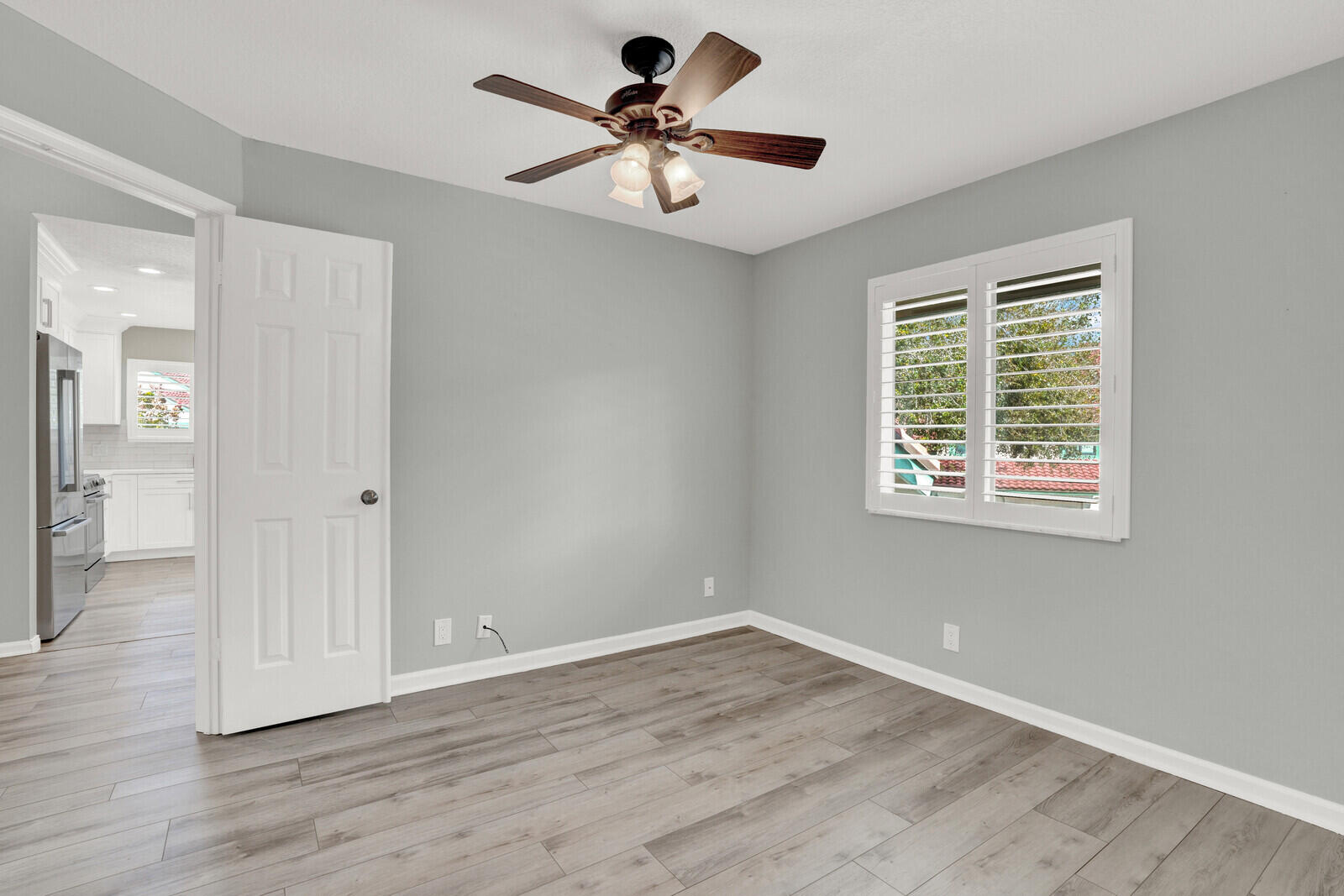 9 Lexington Lane E H