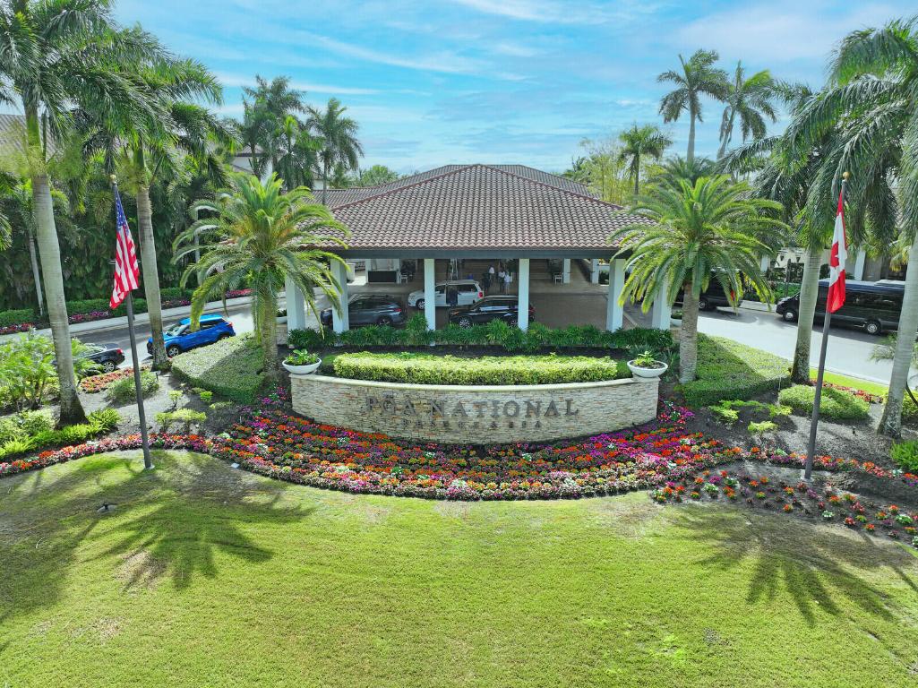 9 Lexington Lane E H