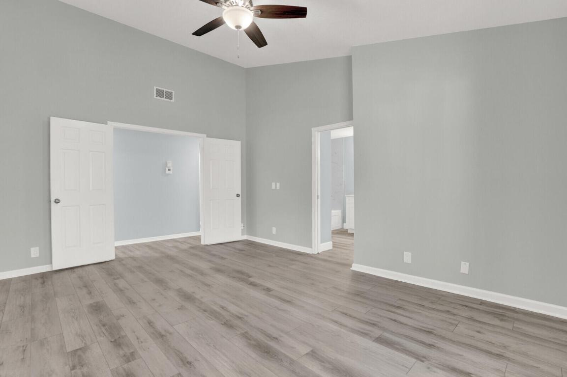 9 Lexington Lane E H