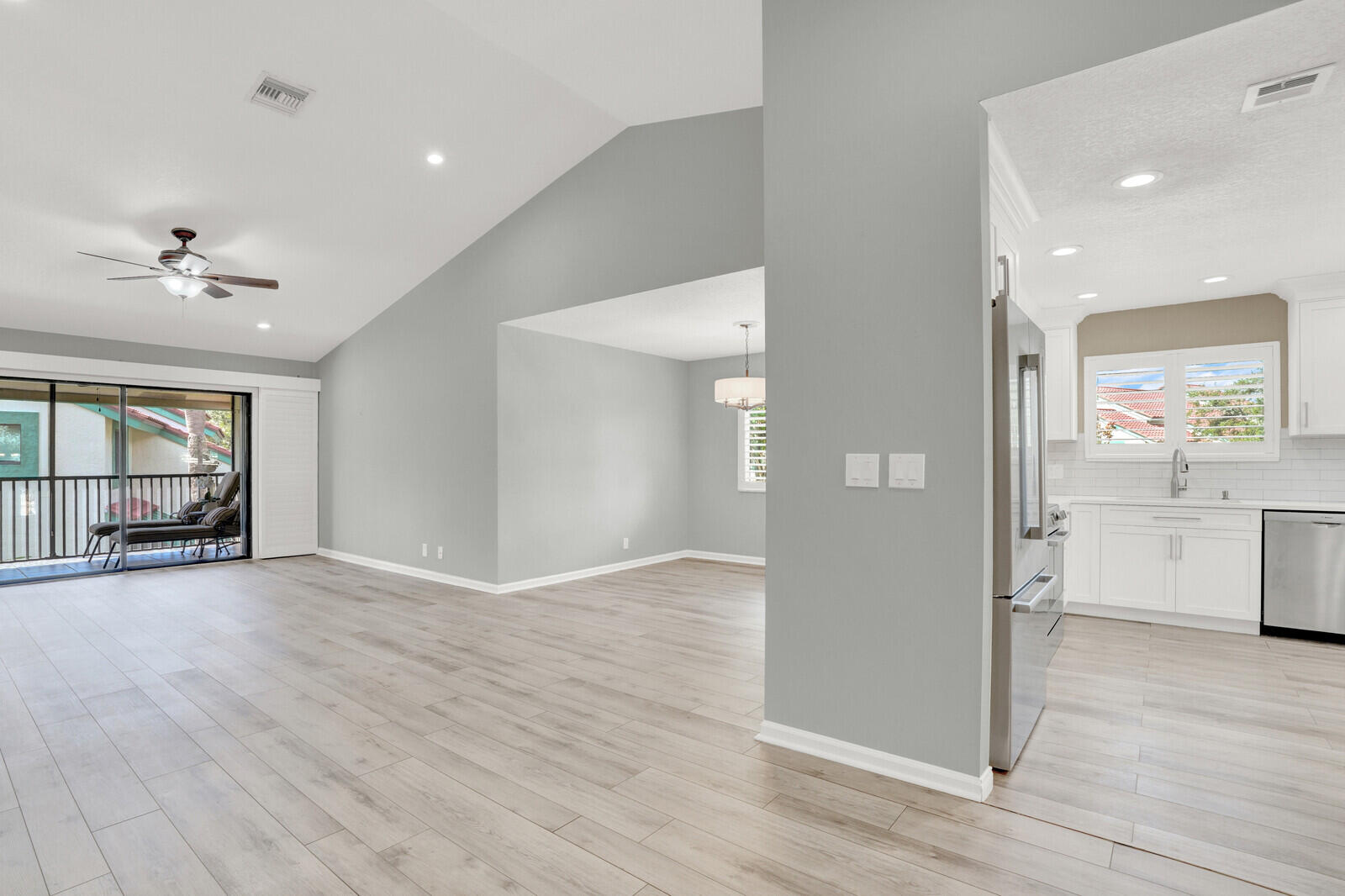 9 Lexington Lane E H