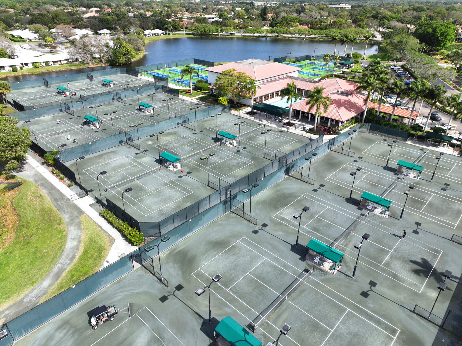 9 Lexington Lane E H