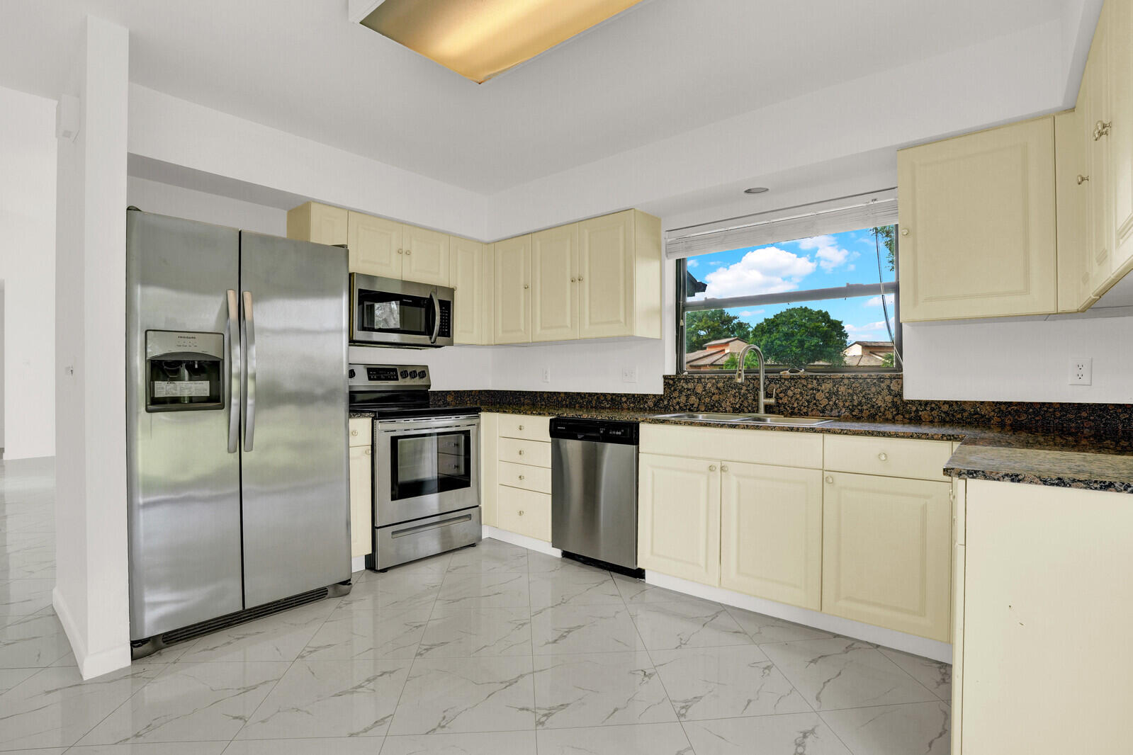 3705 SW Quail Meadow Trail E