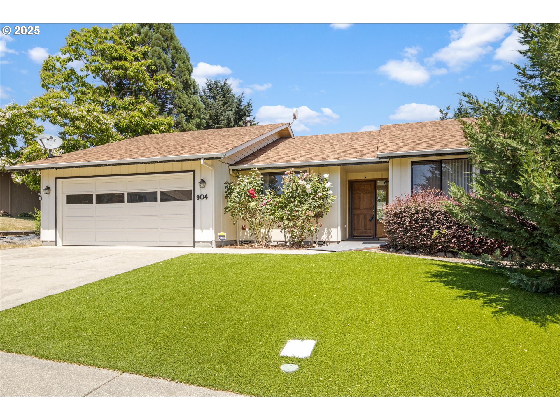904 NW CAROL DR