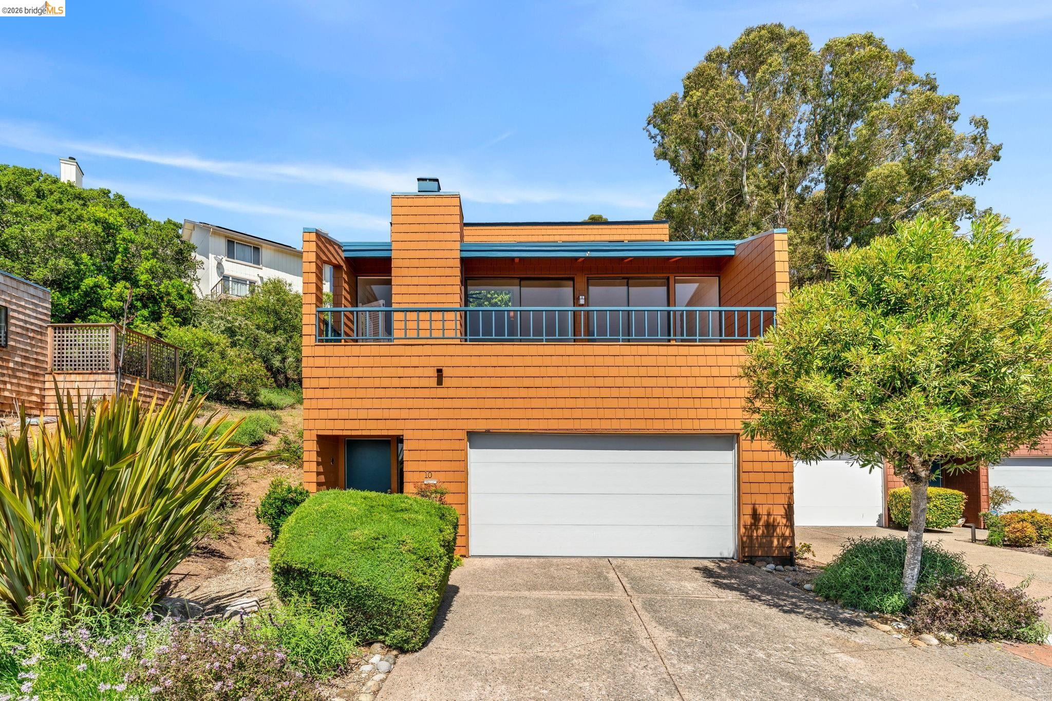 10 Sereno Cir