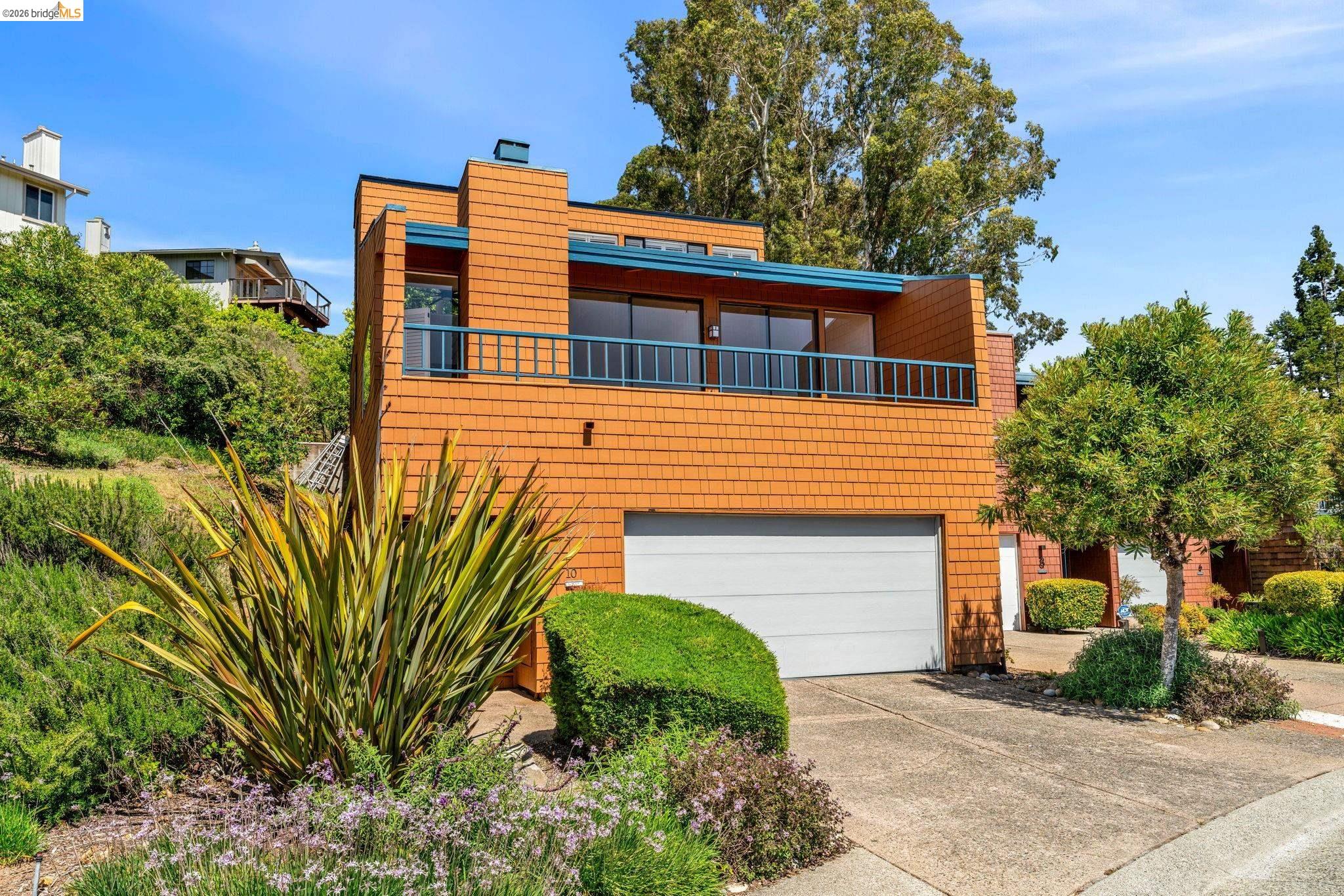 10 Sereno Cir