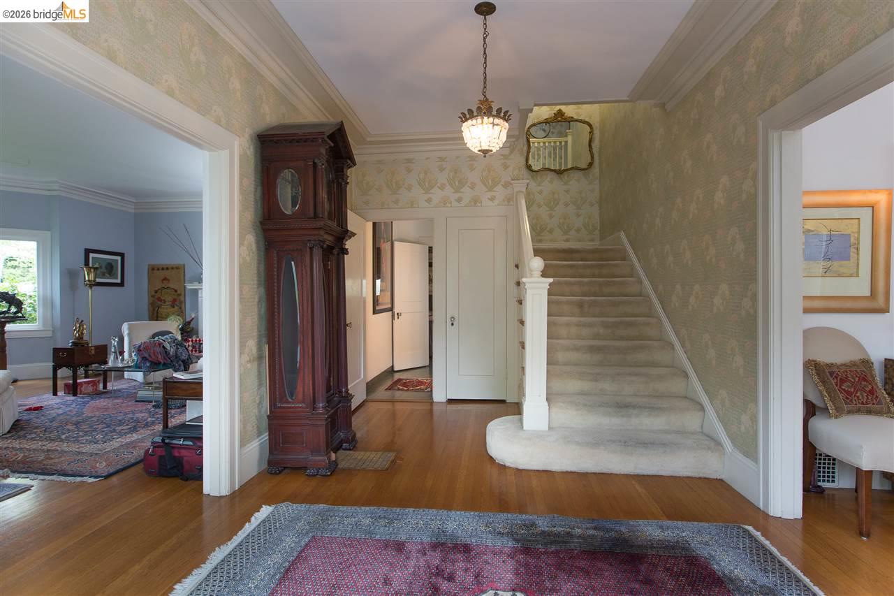 16 Craig Ave