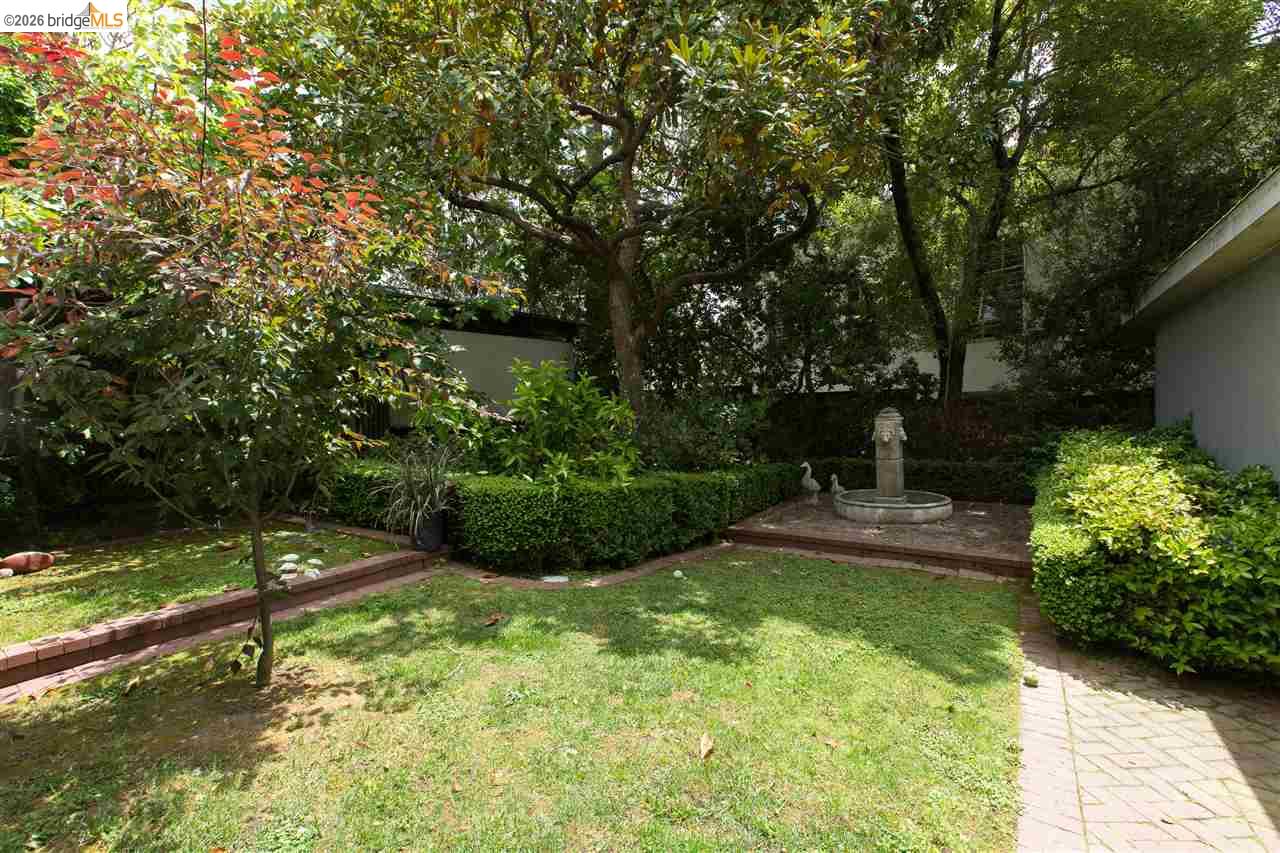 16 Craig Ave