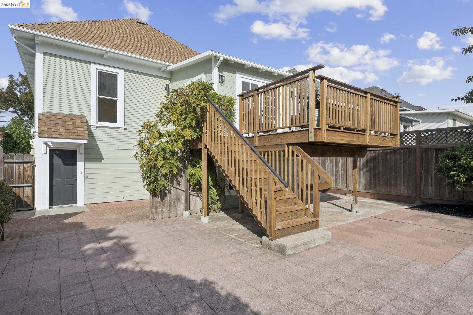 2138 Pacific Ave