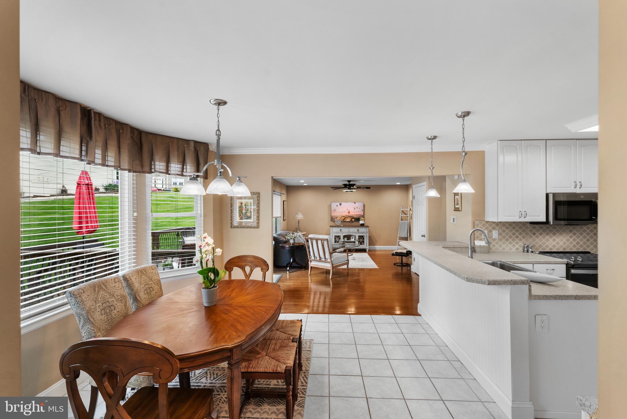 12 GOLDEN GRASS COURT