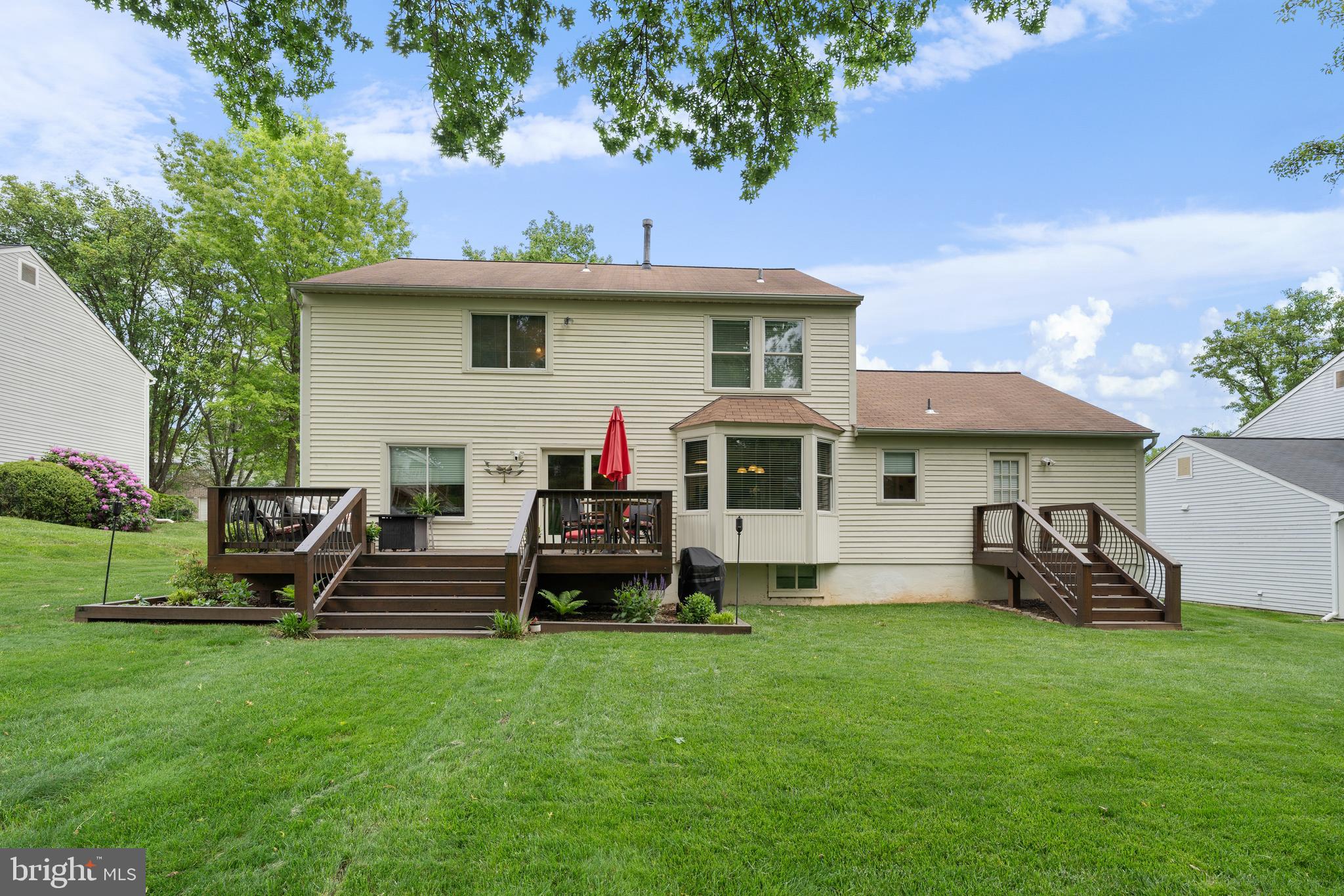 12 GOLDEN GRASS COURT