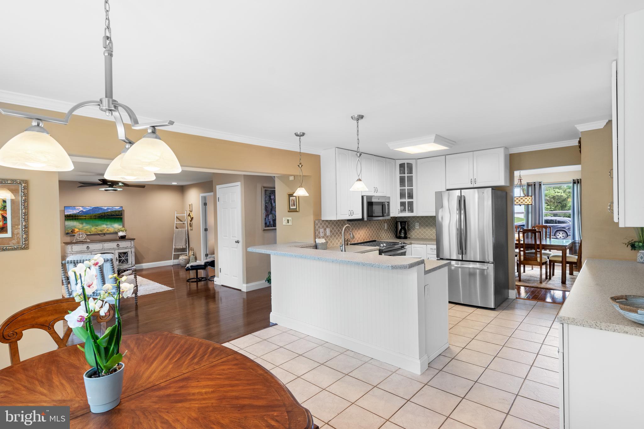 12 GOLDEN GRASS COURT