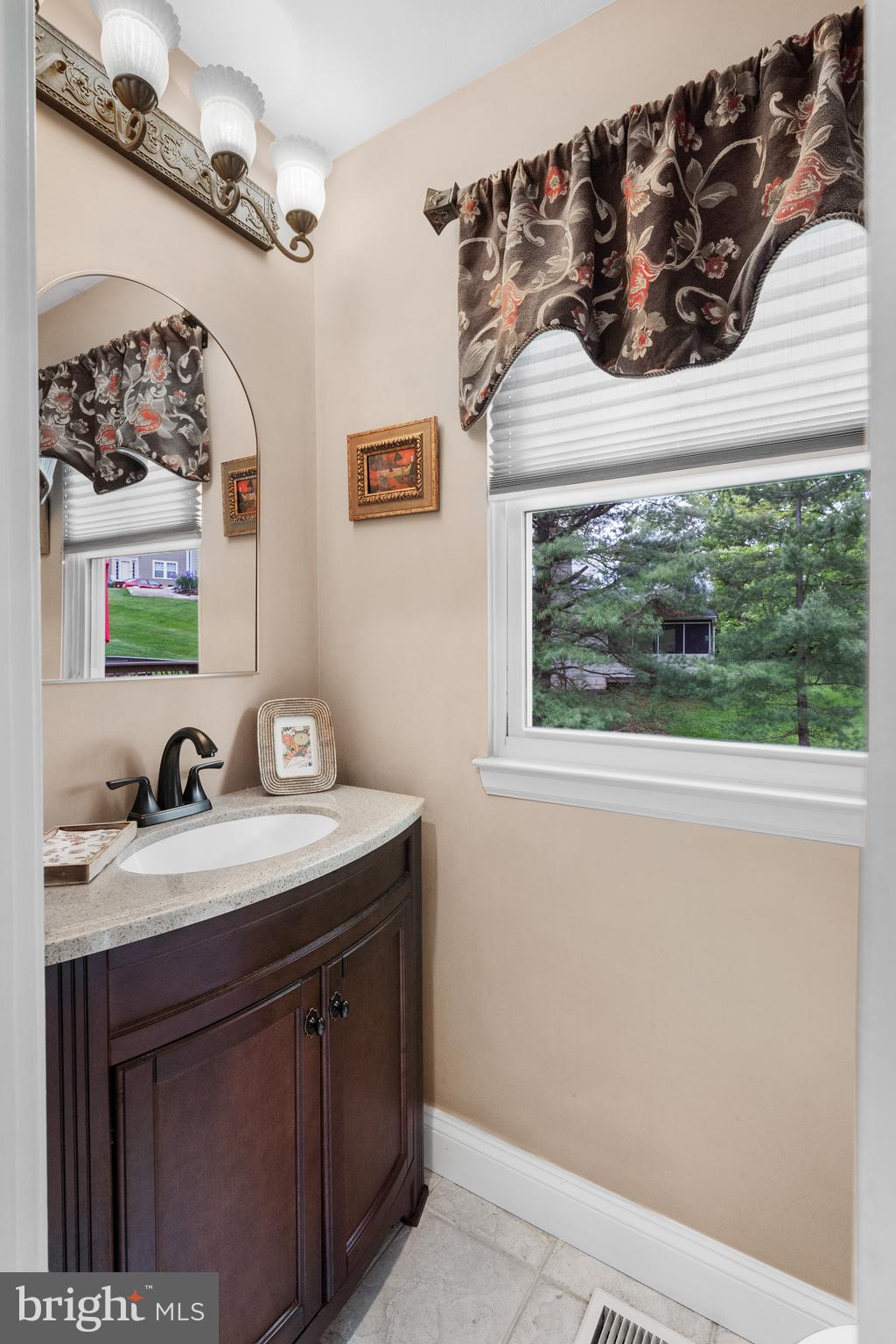 12 GOLDEN GRASS COURT