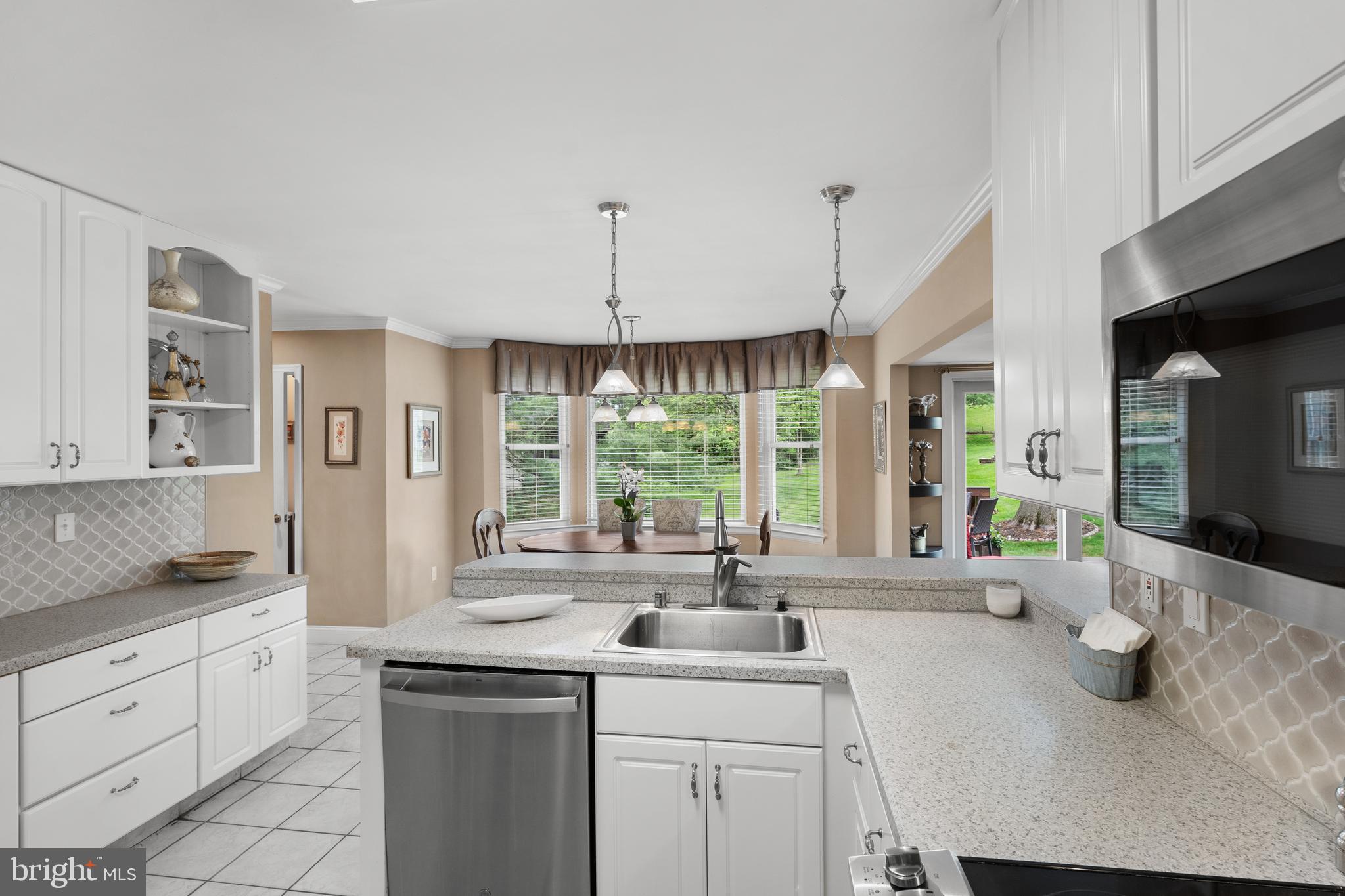 12 GOLDEN GRASS COURT